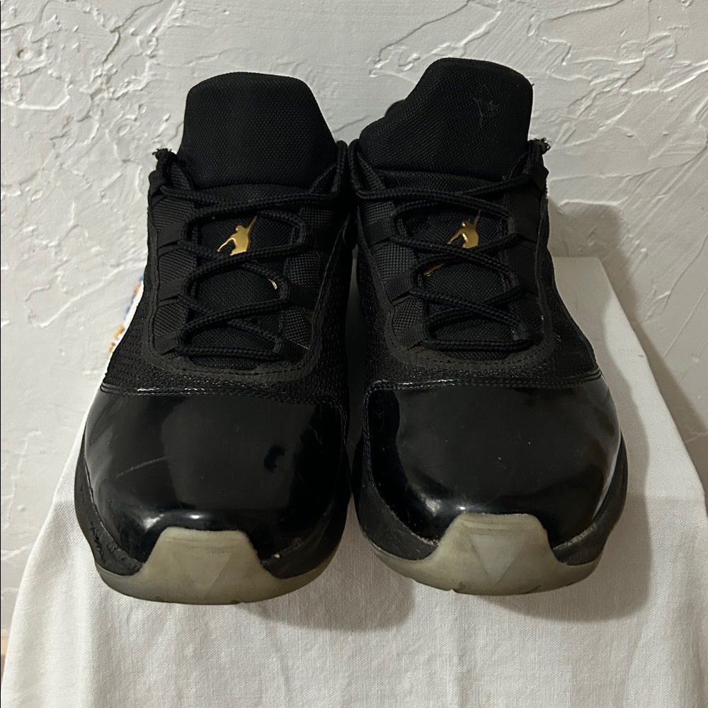Air Jordan 11 CMFT Low DMP Black Gold Basketball Shoes DO0613-007
Men's 13
-
- - Picture 5 of 8